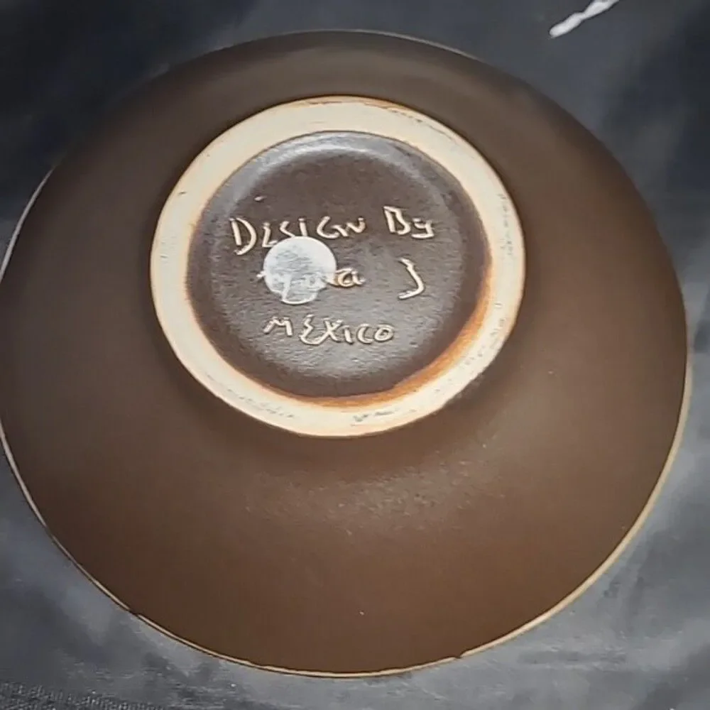 HANDCRAFTED BOWL DESIGNED BY MARA CACTUS DESIGN